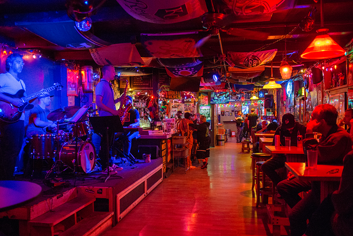 Four Kinds of Dive Bars You'll Find in Portland